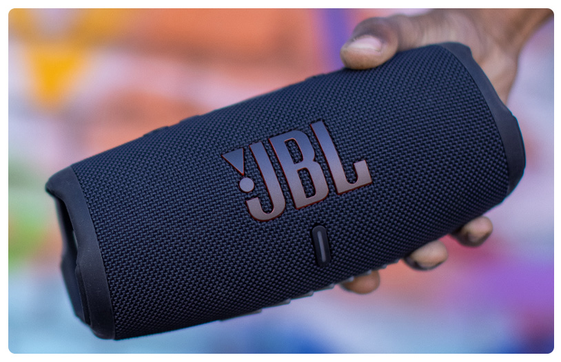 JBL Charge 5 Wifi Altavoz Bluetooth inalámbrico, resistente al agua y al  polvo IP67, con batería de hasta 20 horas de duración, en negro :  : Electrónica